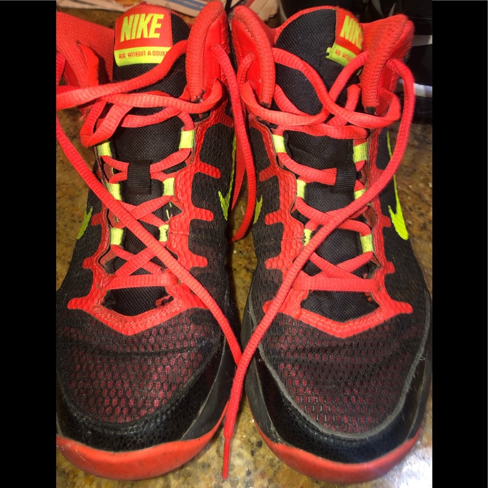 Nike boys sneakers. Air without a doubt